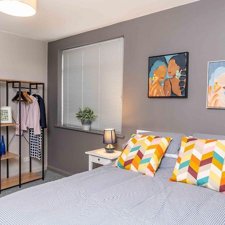 The Exchange Apartments With Permit Parking تِوْكيسبوري المظهر الخارجي الصورة